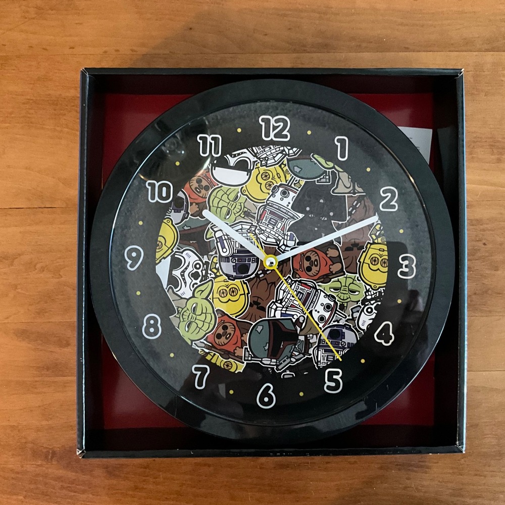 Disney Star Wars Wall Clock Analog Display‎ Vader & Character Icons NEW